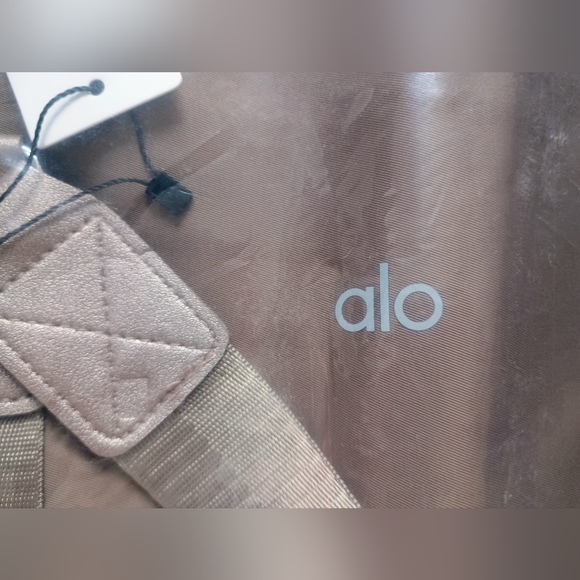 Alo Yoga Gym Travel Duffle Tote Bag Oversized In Brown - Picture 4 of 6